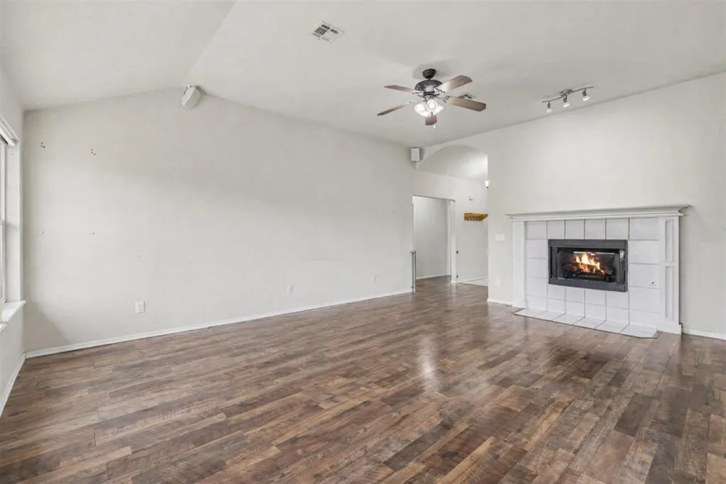 Photo 3 — 704 Tioga Circle, Norman, OK 73071