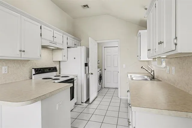 Photo 6 — 704 Tioga Circle, Norman, OK 73071
