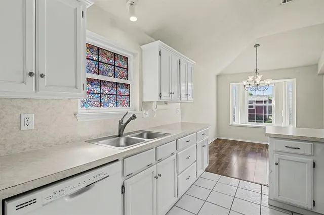 Photo 7 — 704 Tioga Circle, Norman, OK 73071