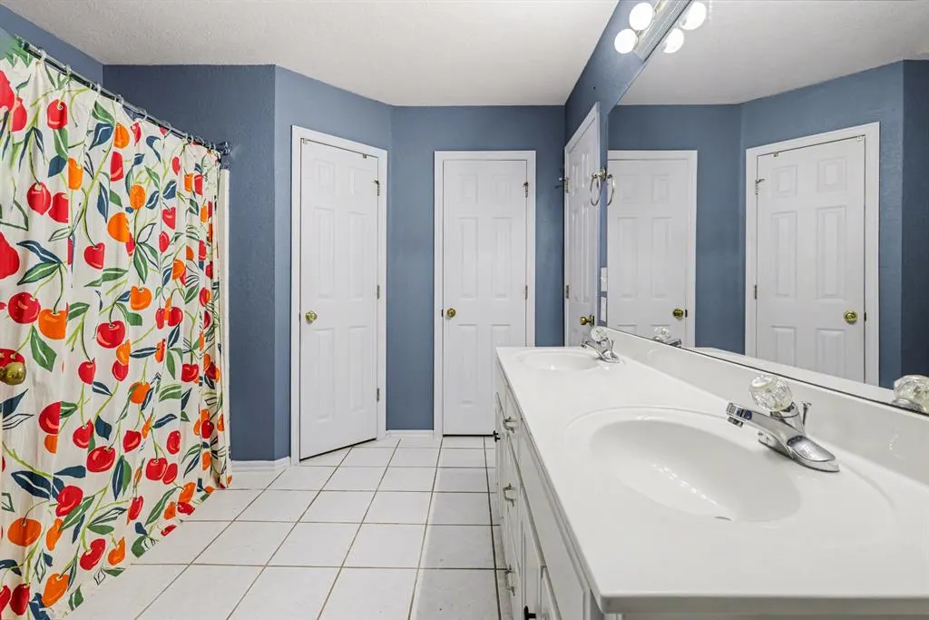 Photo 12 — 704 Tioga Circle, Norman, OK 73071