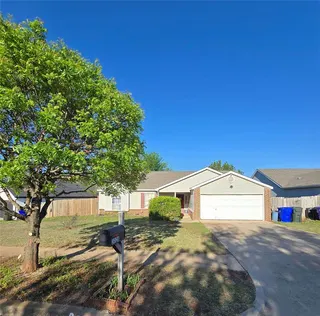 Sold home at 3028 Pinecrest Street