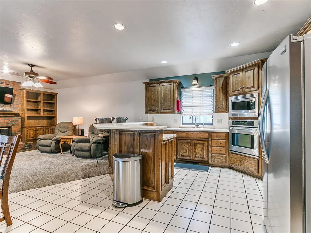 Photo 12 — 1300 Brixton Road, Edmond, OK 73034