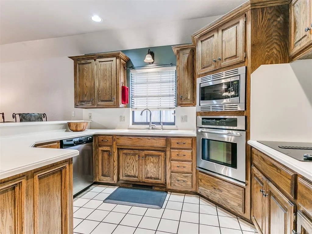 Photo 17 — 1300 Brixton Road, Edmond, OK 73034