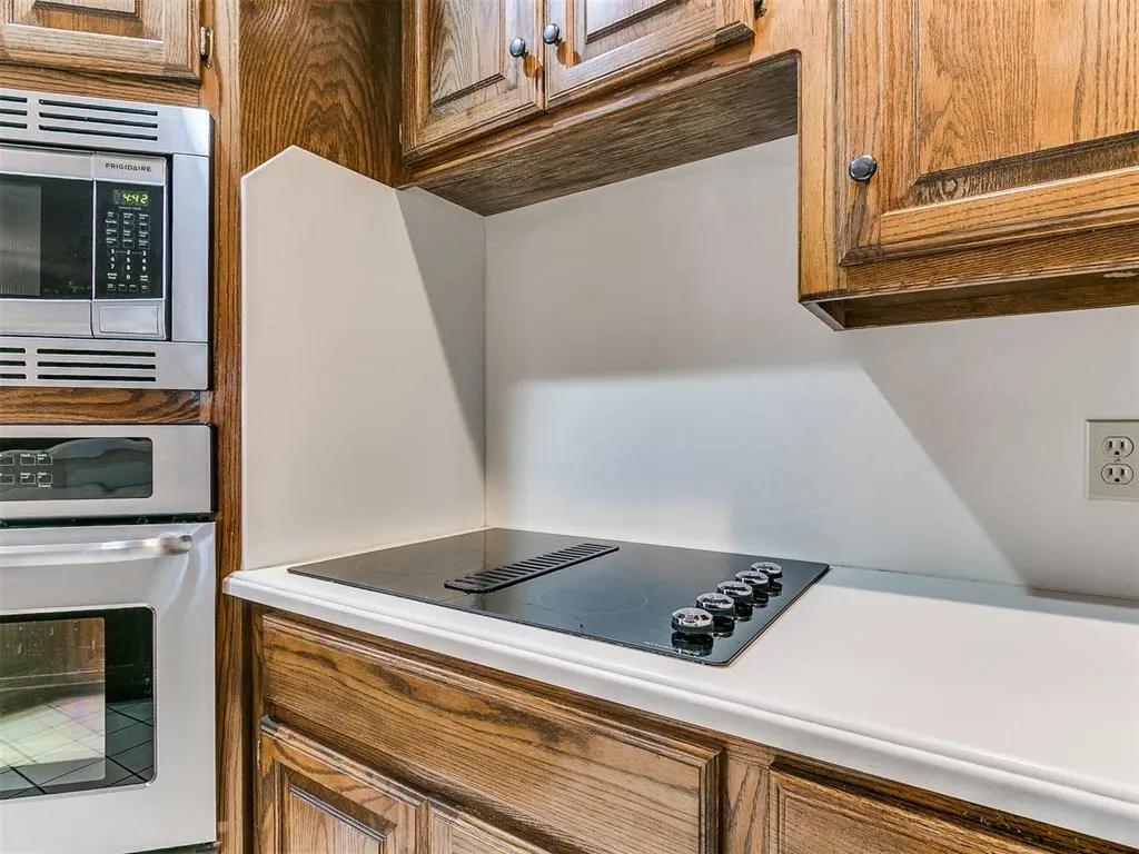 Photo 18 — 1300 Brixton Road, Edmond, OK 73034