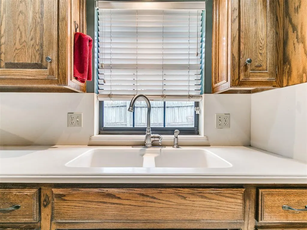 Photo 19 — 1300 Brixton Road, Edmond, OK 73034