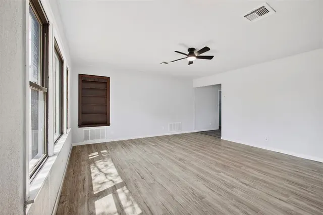 Photo 4 — 415 Eisenhower Boulevard, Elk City, OK 73644