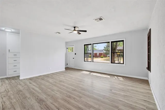 Photo 6 — 415 Eisenhower Boulevard, Elk City, OK 73644