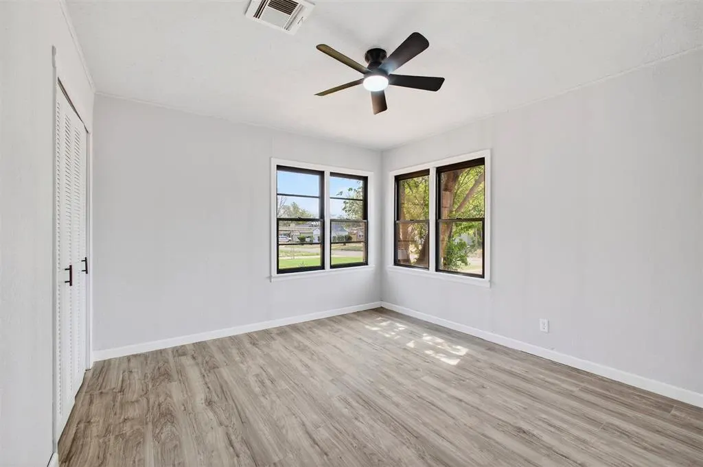 Photo 12 — 415 Eisenhower Boulevard, Elk City, OK 73644