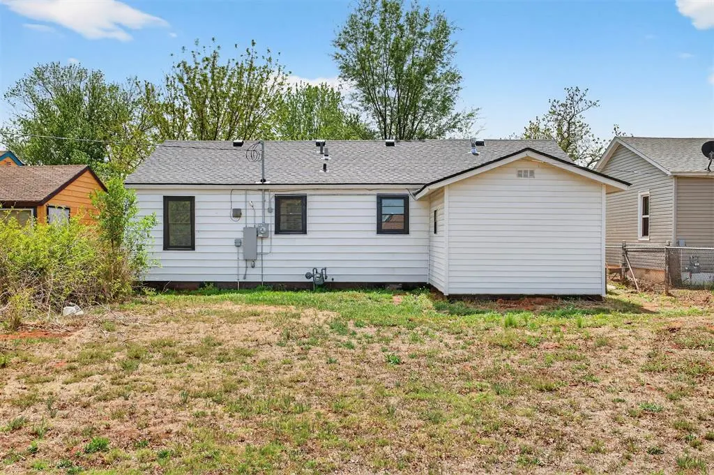 Photo 21 — 415 Eisenhower Boulevard, Elk City, OK 73644