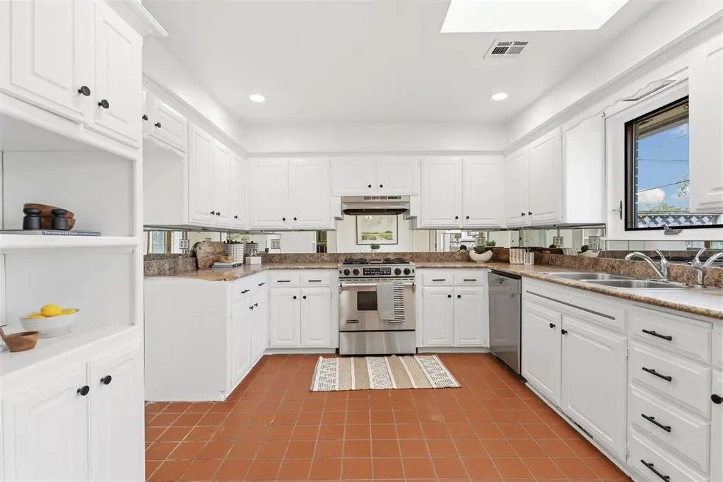 Photo 16 — 2505 NW 58th Place, Oklahoma City, OK 73112