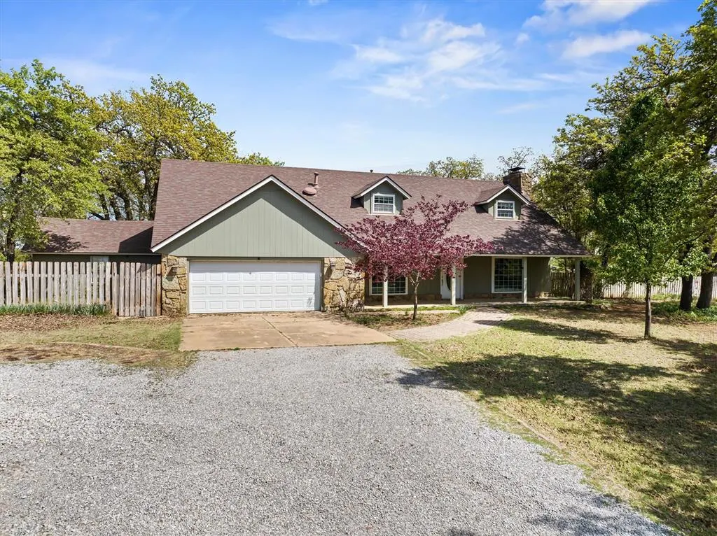 Front exterior — 8404 Blackberry Ridge, Edmond, OK 73034