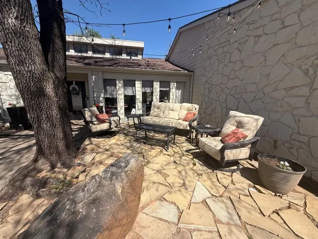 Photo 5 — 1925 Bunting Court, Edmond, OK 73034
