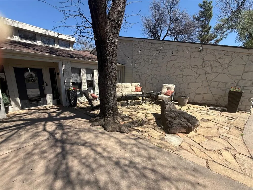 Photo 6 — 1925 Bunting Court, Edmond, OK 73034