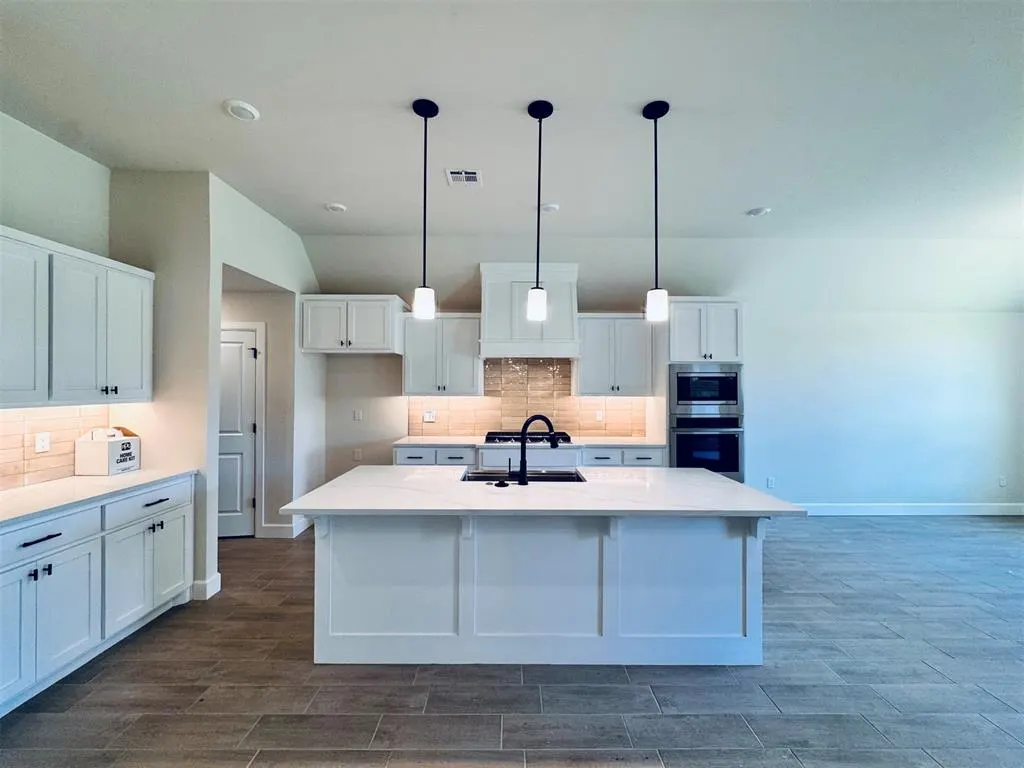 Photo 5 — 10173 NW 100th Street, Yukon, OK 73099