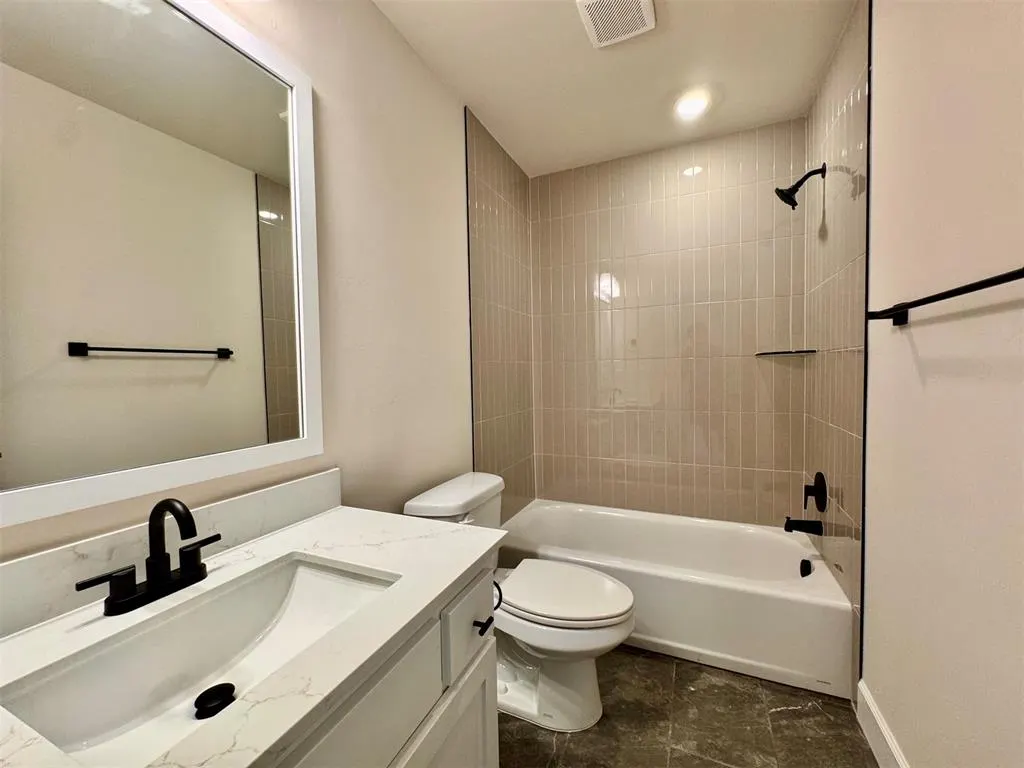 Photo 19 — 10173 NW 100th Street, Yukon, OK 73099