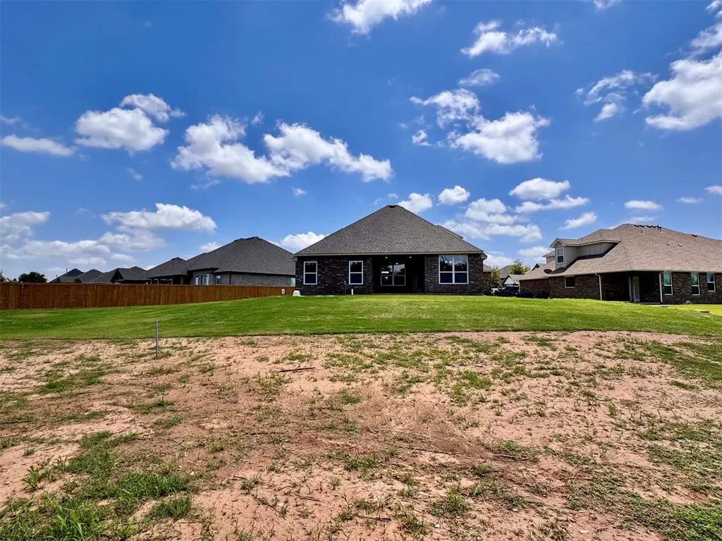 Photo 21 — 10173 NW 100th Street, Yukon, OK 73099