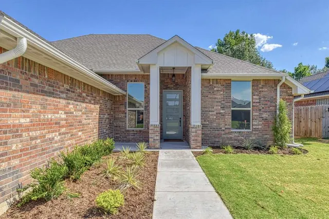 Photo 4 — 412 Egret Lane, Norman, OK 73071