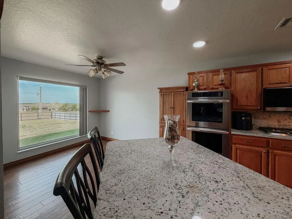Photo 17 — 1024 N Marion Avenue, Hinton, OK 73047