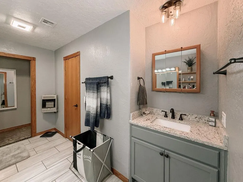 Photo 22 — 1024 N Marion Avenue, Hinton, OK 73047
