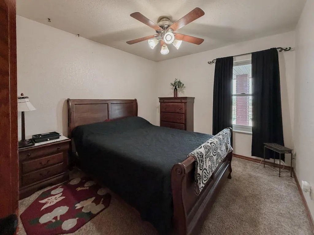 Photo 26 — 1024 N Marion Avenue, Hinton, OK 73047