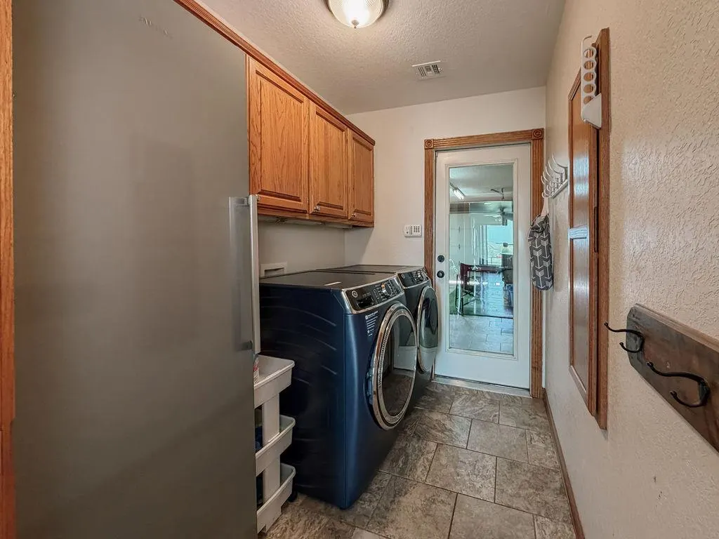 Photo 32 — 1024 N Marion Avenue, Hinton, OK 73047