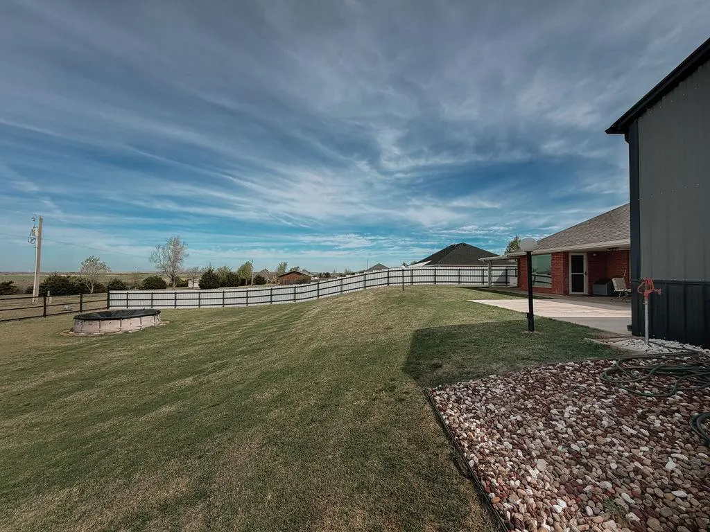 Photo 42 — 1024 N Marion Avenue, Hinton, OK 73047