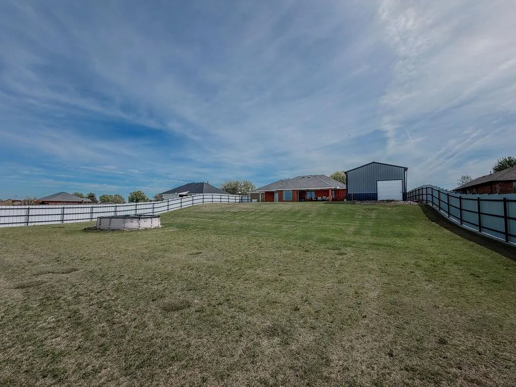 Photo 43 — 1024 N Marion Avenue, Hinton, OK 73047