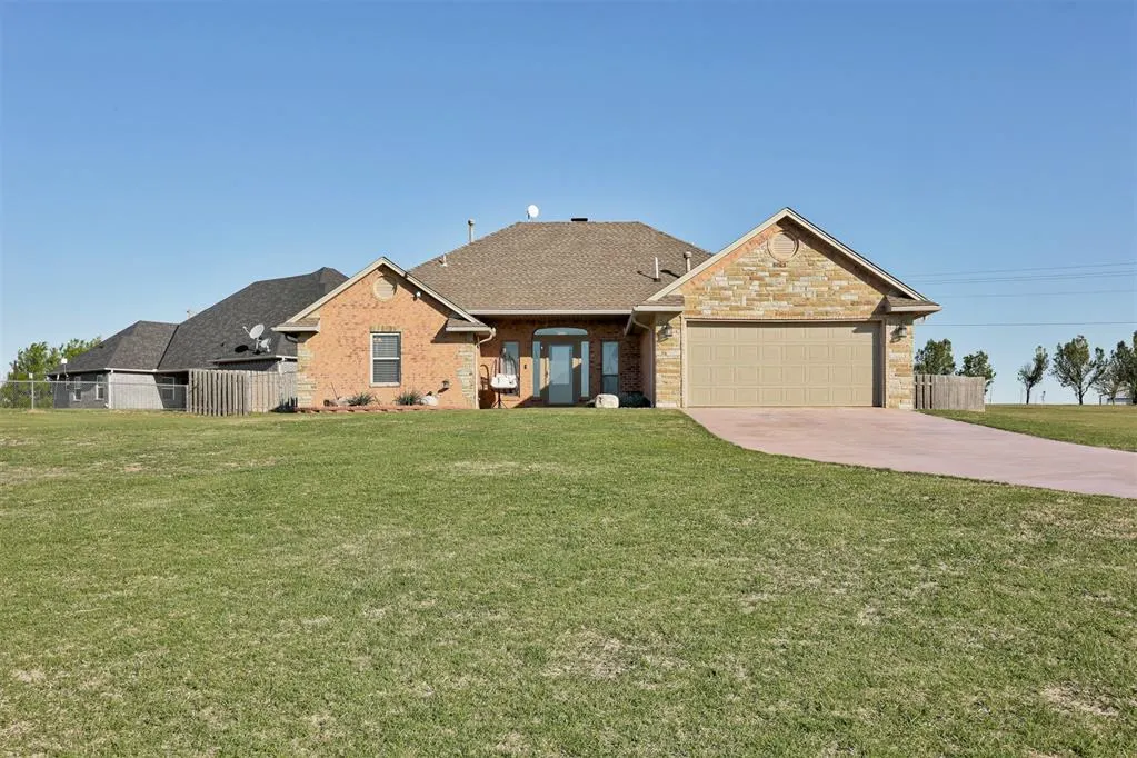 Photo 2 — 9515 Lake Drive, Piedmont, OK 73078