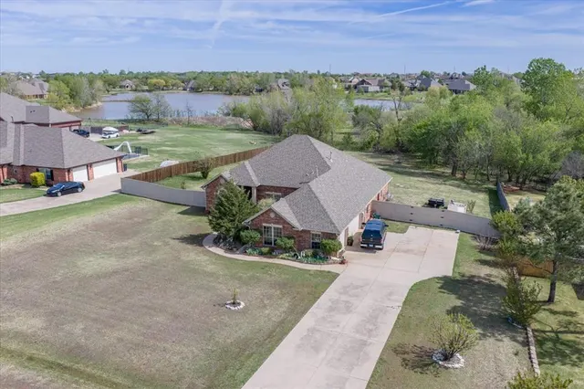 Front exterior — 4701 Southcreek Road, Moore, OK 73165