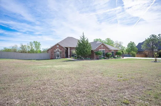 Photo 5 — 4701 Southcreek Road, Moore, OK 73165