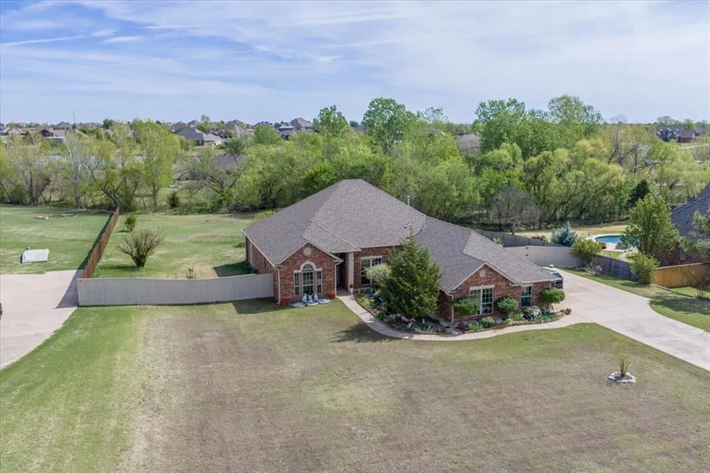 Photo 7 — 4701 Southcreek Road, Moore, OK 73165