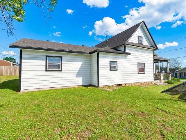 Photo 6 — 128 W Tahlequah Avenue, Sulphur, OK 73086