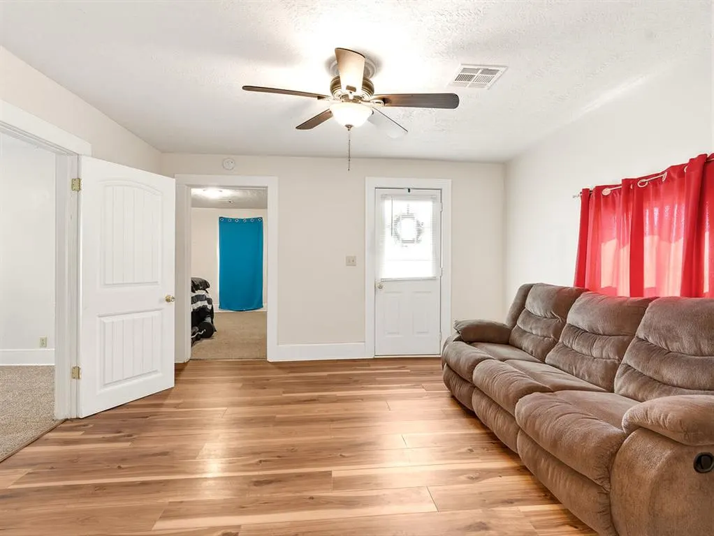 Photo 10 — 128 W Tahlequah Avenue, Sulphur, OK 73086