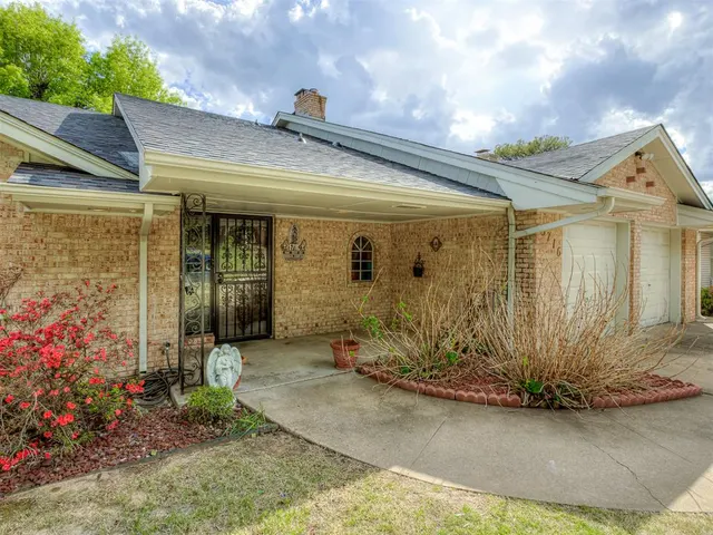Photo 2 — 5716 NW 31st Street, Oklahoma City, OK 73122