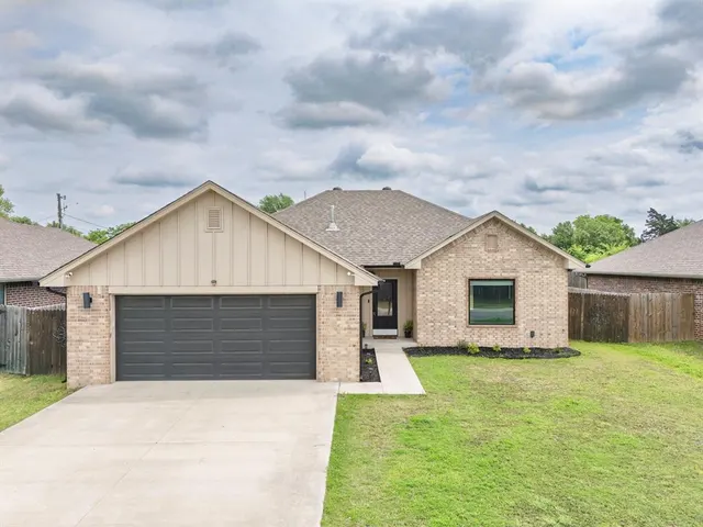 Front exterior — 2225 Bent Tree Road, Shawnee, OK 74804