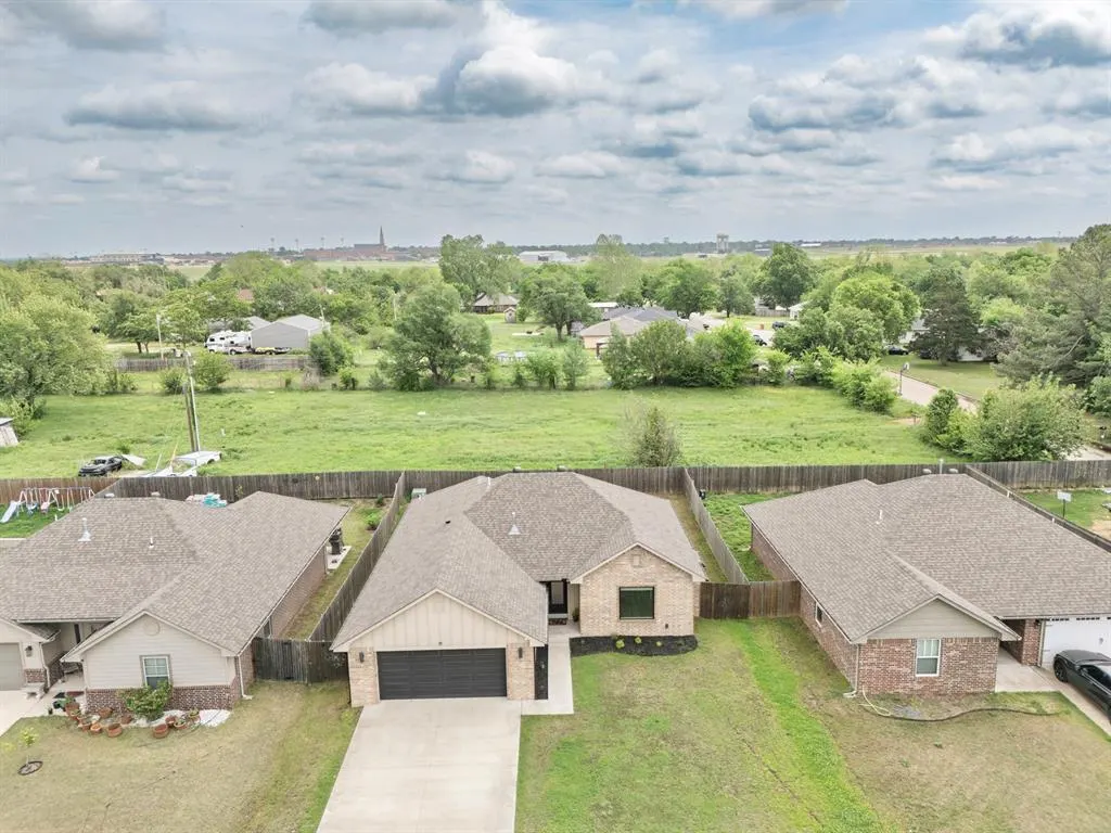 Photo 3 — 2225 Bent Tree Road, Shawnee, OK 74804