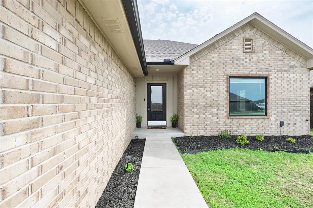 Photo 2 — 2225 Bent Tree Road, Shawnee, OK 74804