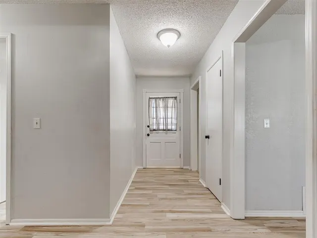 Photo 3 — 118 Brookside Drive, Moore, OK 73160