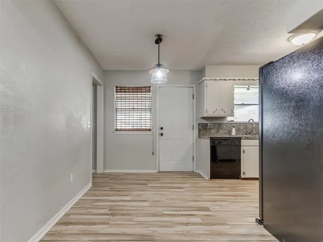 Photo 4 — 118 Brookside Drive, Moore, OK 73160