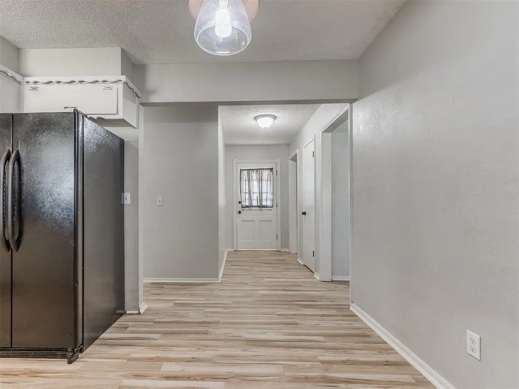 Photo 5 — 118 Brookside Drive, Moore, OK 73160