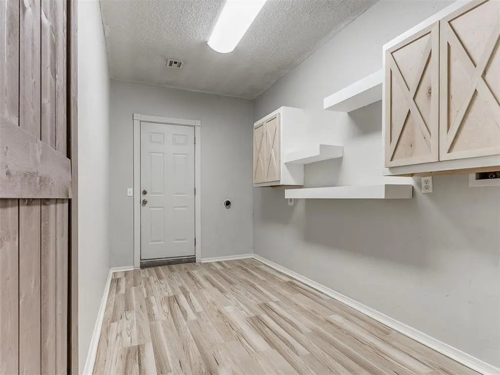 Photo 21 — 118 Brookside Drive, Moore, OK 73160