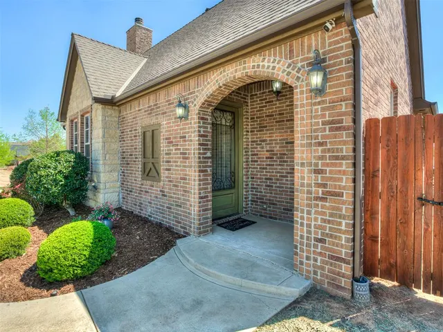 Photo 4 — 3024 Wind Call Lane, Edmond, OK 73034