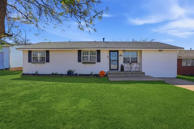 Front exterior — 1003 N Hightower Street, Altus, OK 73521