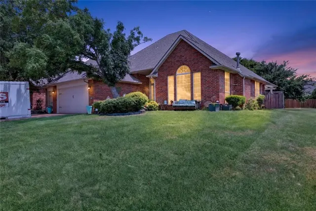 Photo 3 — 1608 Natchez Road, Edmond, OK 73012