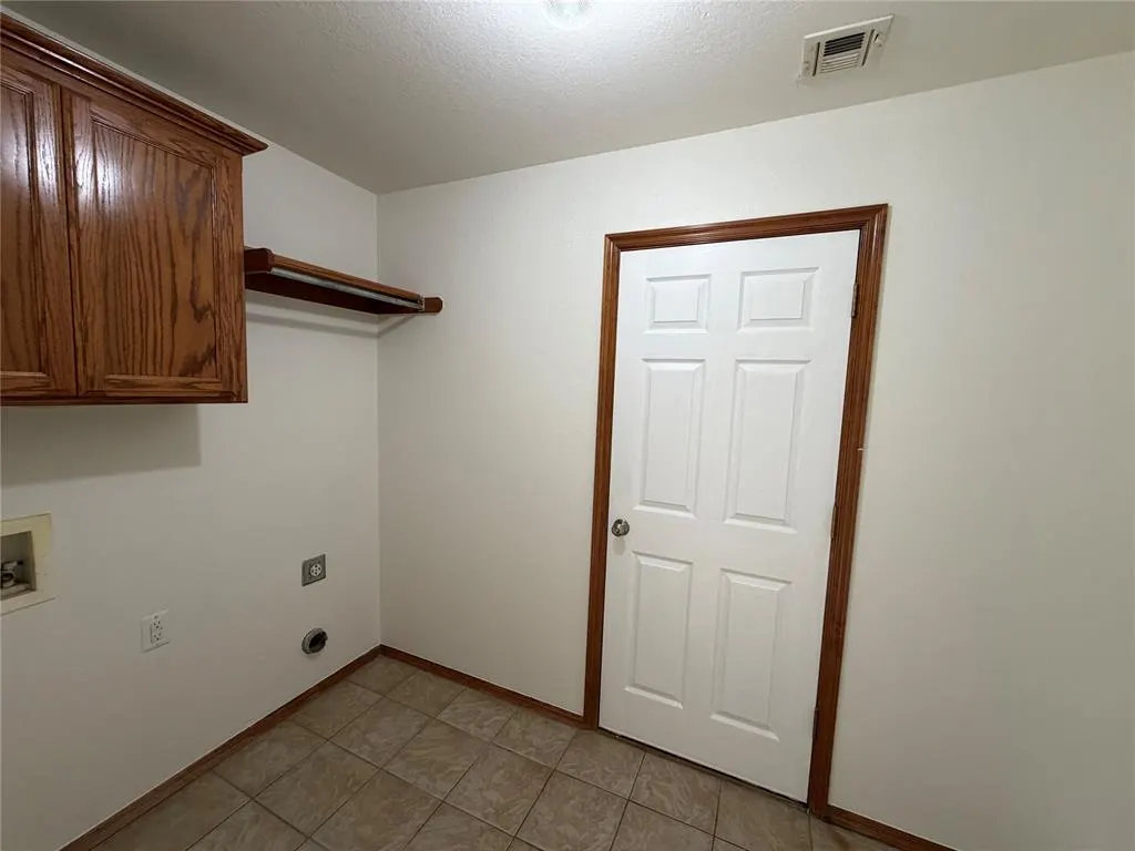 Photo 6 — 8 SW 132nd Street, Oklahoma City, OK 73170