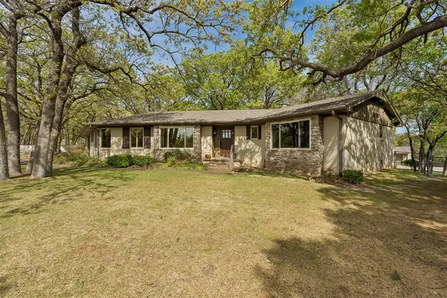 Photo 2 — 2661 Cedar Oak Drive, Edmond, OK 73013