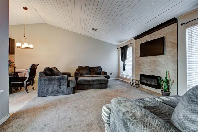 Photo 5 — 6408 Lyrewood Terrace, Oklahoma City, OK 73132