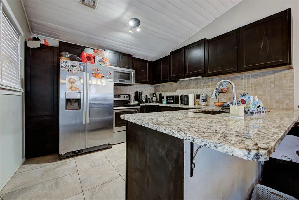 Photo 12 — 6408 Lyrewood Terrace, Oklahoma City, OK 73132