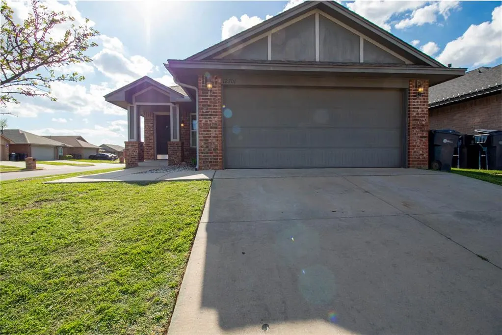 Photo 2 — 12701 Heritage Oaks Drive, Oklahoma City, OK 73120