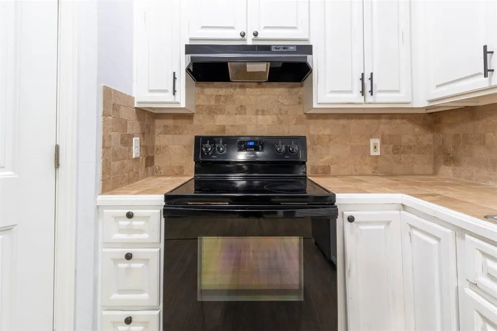 Photo 15 — 12701 Heritage Oaks Drive, Oklahoma City, OK 73120